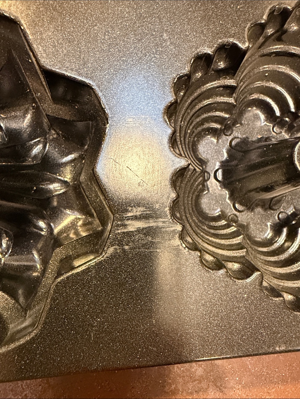 Nordic Ware Garland 6-Cup Mini Bundt Pan - Picture 6 of 6